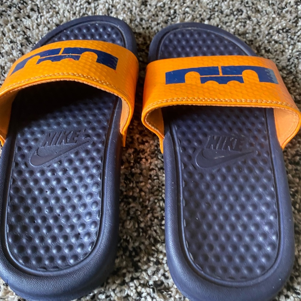 Nike youth slide